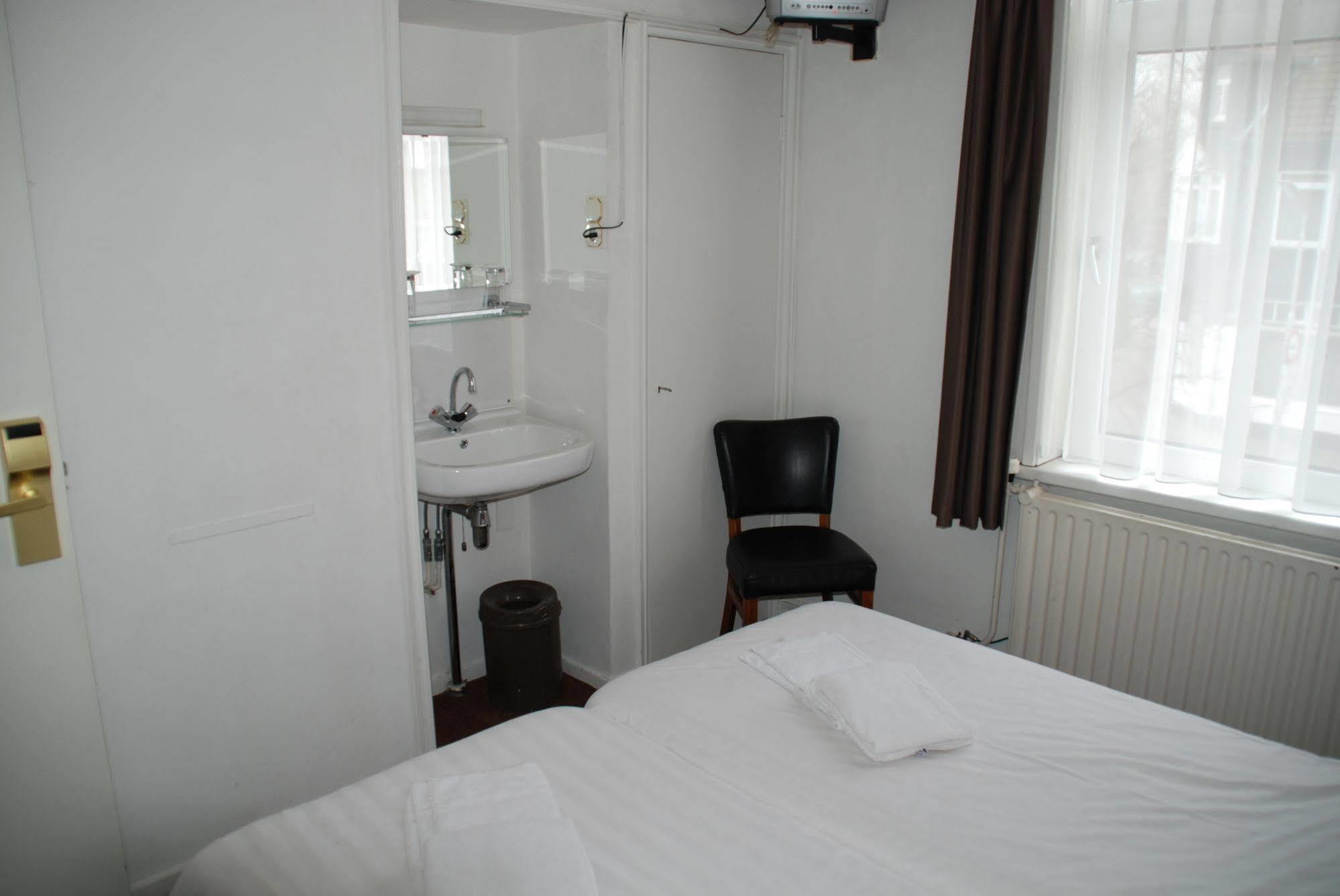 Hotel Cafe Restaurant Abina อัมสเทลวีน ภายนอก รูปภาพ