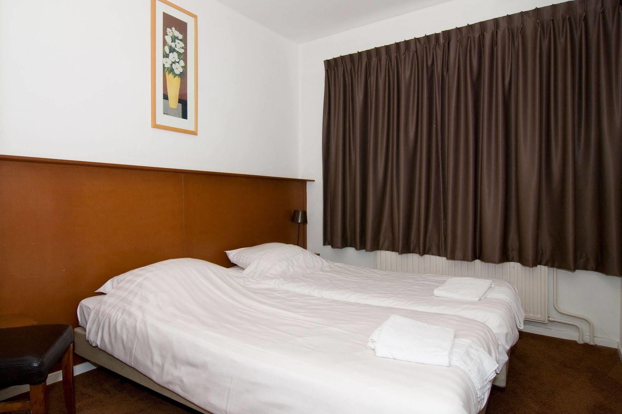 Hotel Cafe Restaurant Abina อัมสเทลวีน ภายนอก รูปภาพ